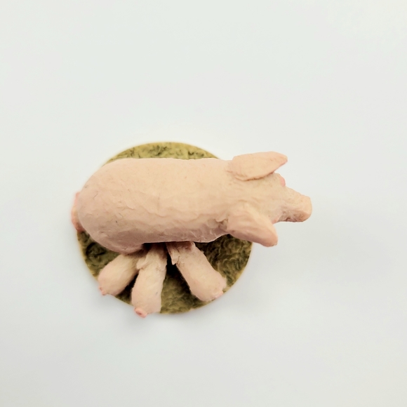 Mama Pig Feeding Piglets ~ Made & Hand Painted in Scotland - Picture 2 of 6